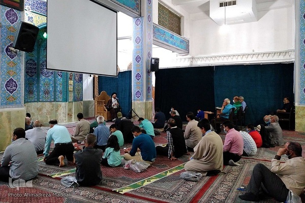 جزءخوانی و تفسیر قرآن در آستان مقدس علی ابن حمزه (ع) شیراز‎‎