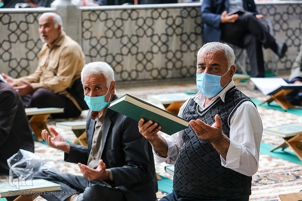 جزء‌خوانی قرآن کریم در حرم مطهر رضوی