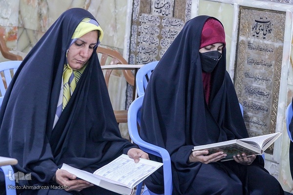 پانزدهمین محفل «ضیافت قرآنی در شب‌های آسمانی» در امامزاده ابراهیم شیراز‎‎