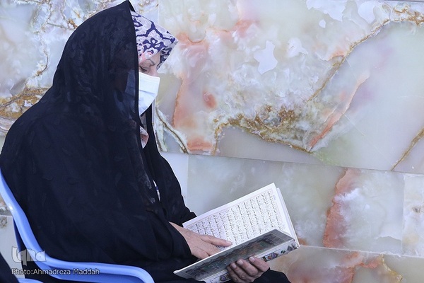 پانزدهمین محفل «ضیافت قرآنی در شب‌های آسمانی» در امامزاده ابراهیم شیراز‎‎