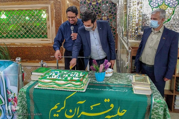 پانزدهمین محفل «ضیافت قرآنی در شب‌های آسمانی» در امامزاده ابراهیم شیراز‎‎