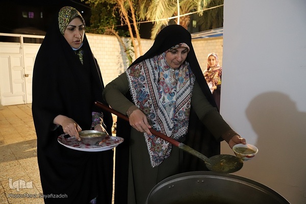 سفره افطار مؤسسه قرآنی«ریحانة‌الحسین» اهواز