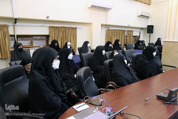 محفل انس با قرآن کریم از سوی شواری مشورتی بانوان معاونت قرآن و عترت وزارت فرهنگ وارشاد اسلامی