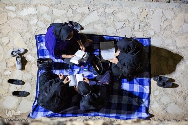 مراسم احیای شب بیست و سوم ماه مبارک رمضان در پارک کوهستانی دراک شیراز 