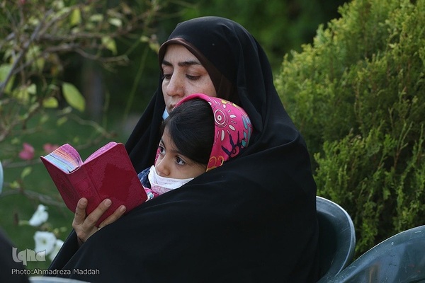 محفل قرآنی در آرامگاه حافظ