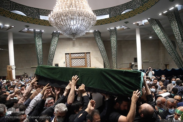 مراسم تشییع پیکر آیت الله سید عبدالله فاطمی‌نیا(ره) در مسجد دانشگاه تهران