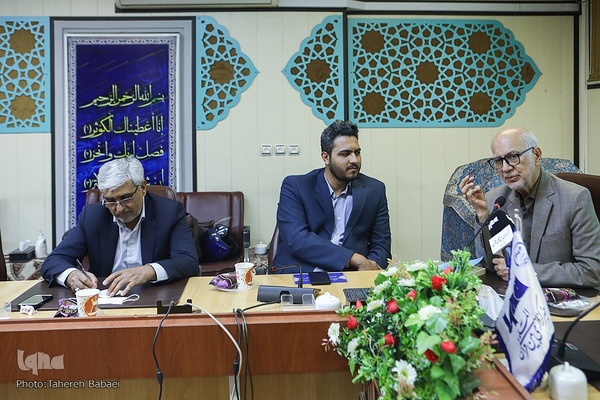 رونمایی از کتاب تقلید در هنر تلاوت قرآن کریم