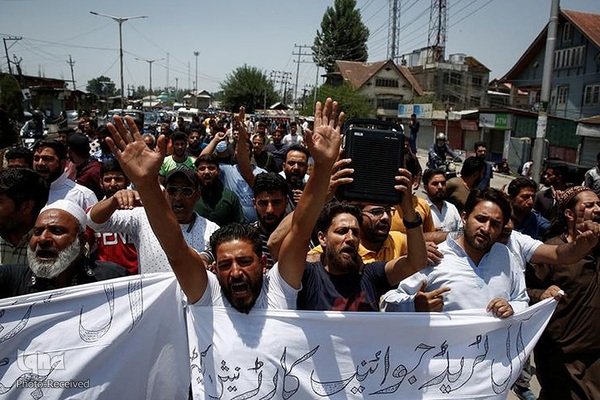 اعتراض مسلمانان به هتک حرمت ساحت مقدس پیامبر اکرم (ص) در شهرهای مختلف هند