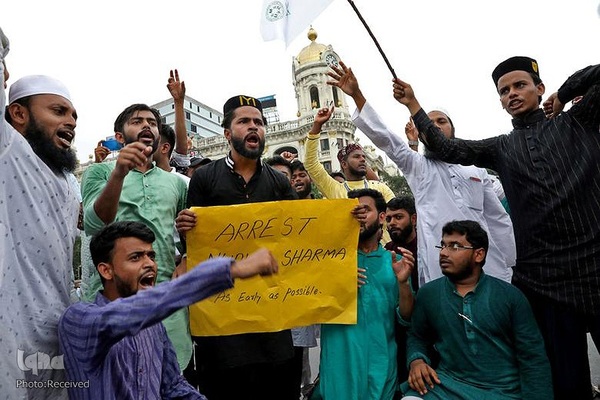 اعتراض مسلمانان به هتک حرمت ساحت مقدس پیامبر اکرم (ص) در شهرهای مختلف هند