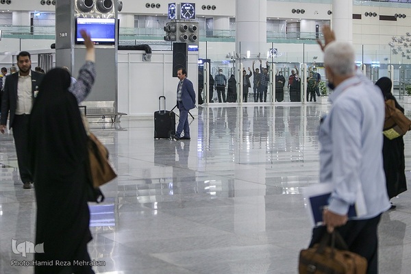 در حاشیه مراسم بدرقه اولین کاروان حجاج ایرانی