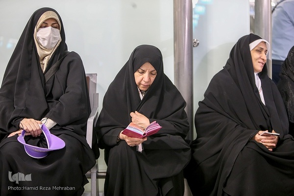 در حاشیه مراسم بدرقه اولین کاروان حجاج ایرانی