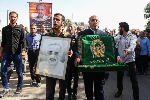 مراسم تشییع و خاکسپاری پیکر استاد محمدعلى کریم خانى، ذاکر و مداح اهل بیت (ع) در شهر نرجه از توابع شهرستان تاکستان در استان قزوین