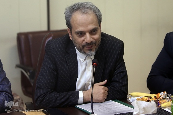 قرائت پیام محمدمهدی اسماعیلی، وزیر فرهنگ و ارشاد اسلامی توسط مهدی نورعلیشاهی، مدیرکل روابط عمومی وزارت فرهنگ و ارشاد اسلامی