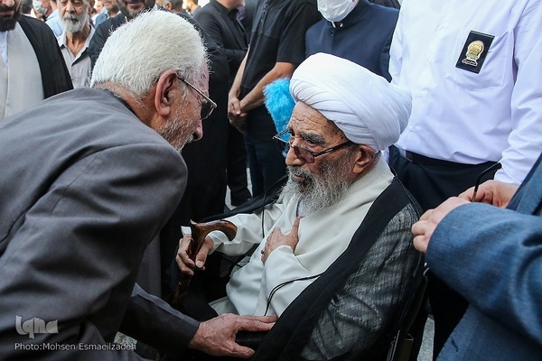 مراسم خاکسپاری مرحوم احمد مهدوی دامغانی در حرم مطهر رضوی