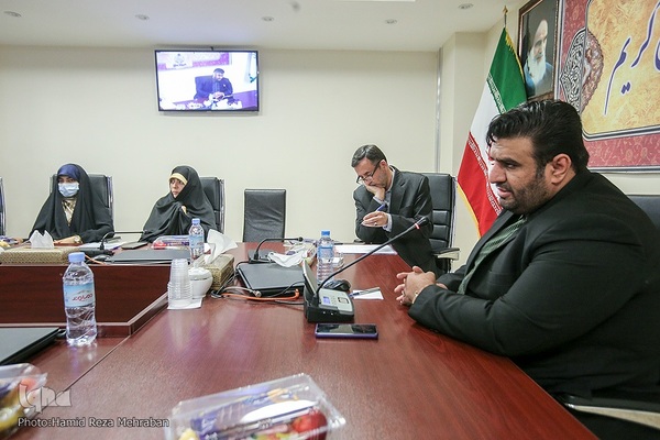 نشست مدیران مرکز امور قرآنی اوقاف با بانوان فعال قرآنی