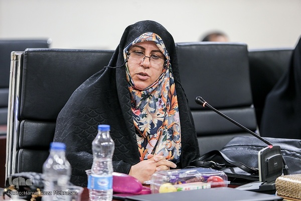 نشست مدیران مرکز امور قرآنی اوقاف با بانوان فعال قرآنی