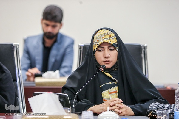 نشست مدیران مرکز امور قرآنی اوقاف با بانوان فعال قرآنی