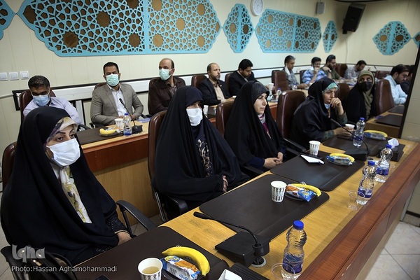 مراسم رونمایی ازسه کتاب جدید حجت الاسلام والمسلمین قرائتی، مفسر قرآن کریم در ایکنا