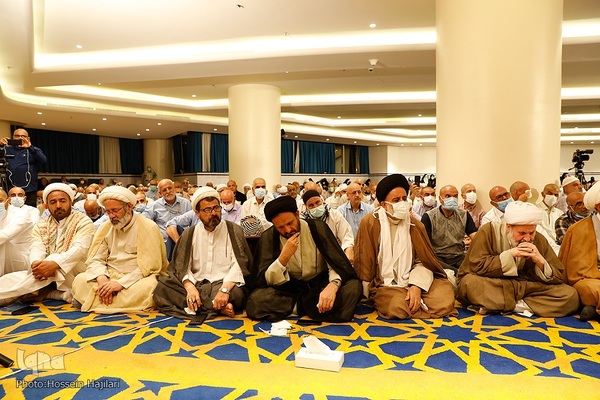 برگزاری مراسم دعای کمیل برای حجاج