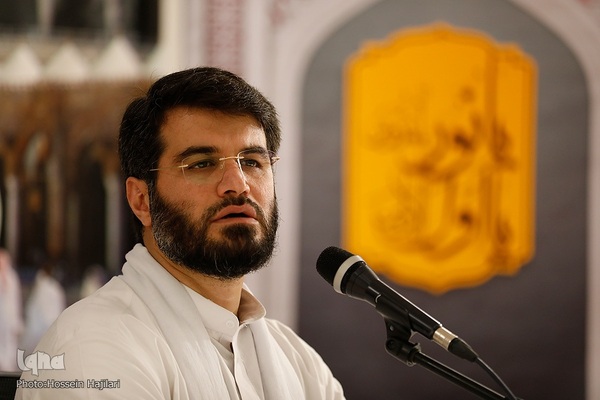 برگزاری مراسم دعای کمیل برای حجاج