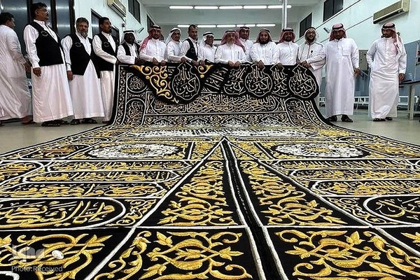 اتمام عملیات دوخت پرده کعبه