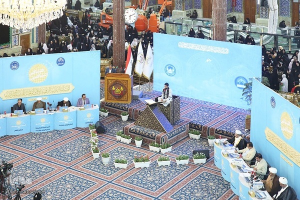 رقابت شرکت کنندگان در روز پایانی مسابقات قرآن کربلا