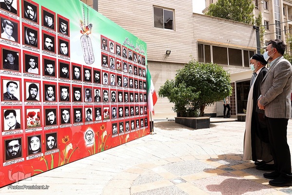 بازدید حجت‌الاسلام و المسلمین ابراهیم رییسی، رییس جمهور از بخشهای مختلف پژوهشگاه رویان جهاد‌دانشگاهی