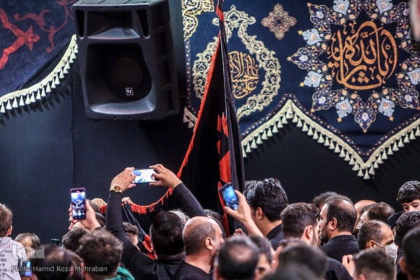 حسینیه ایران؛ آیین طشت‌گذاری در حسینیه امام حسن(ع)