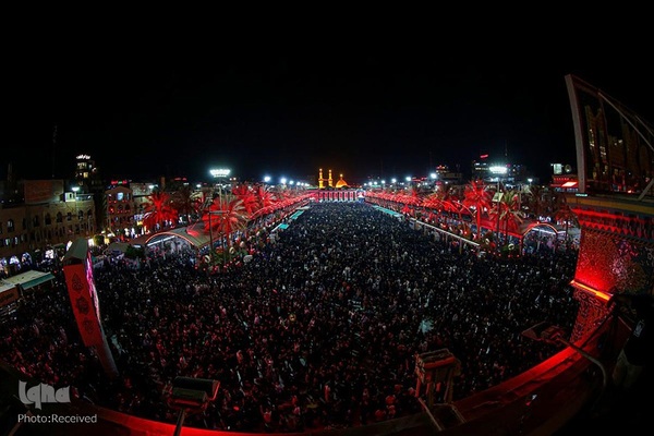 تعویض پرچم حرمین شریفین در کربلا به مناسبت فرارسیدن ماه محرم