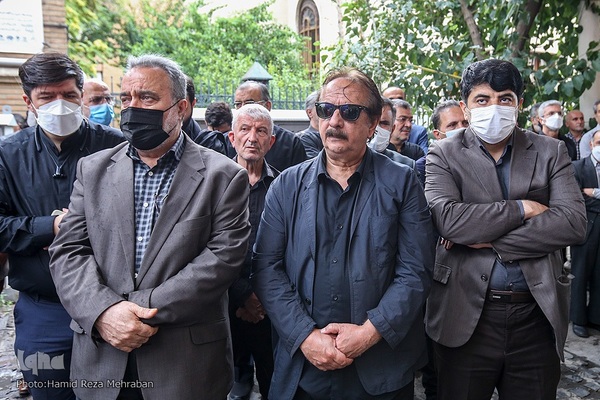 تشییع پیکر هنرمند انقلابی حبیب الله صادقی