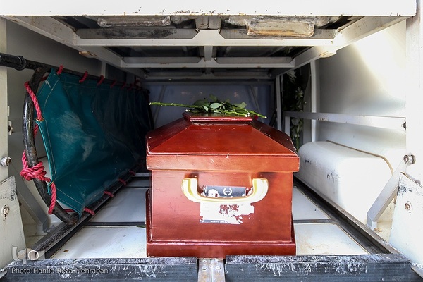 تشییع پیکر هنرمند انقلابی حبیب الله صادقی