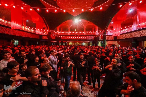 مراسم عزاداری شب چهارم محرم در حسینیه اعظم زنجان‎‎