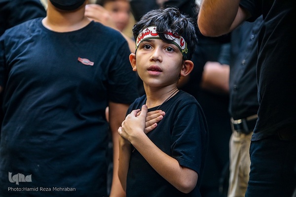 حسینیه ایران؛ عزاداری روز هشتم محرم در بازار تهران