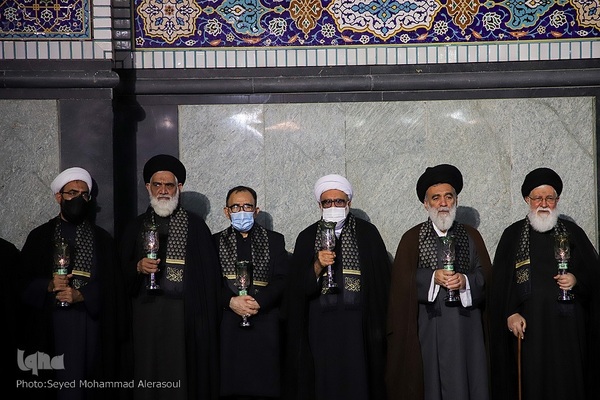 حسینیه ایران؛ مراسم شب عاشورا حسینی در حرم مطهر رضوی