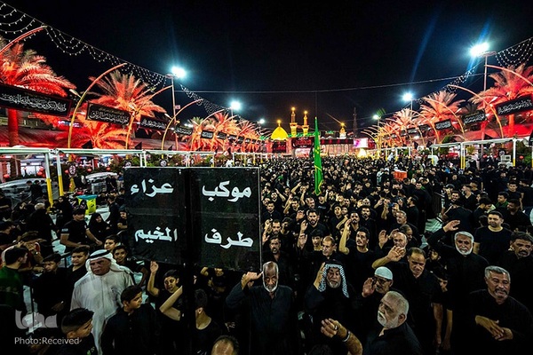 حسینیه ایران؛ مراسم شب عاشورا حسینی در حرم مطهر امام حسین(ع)