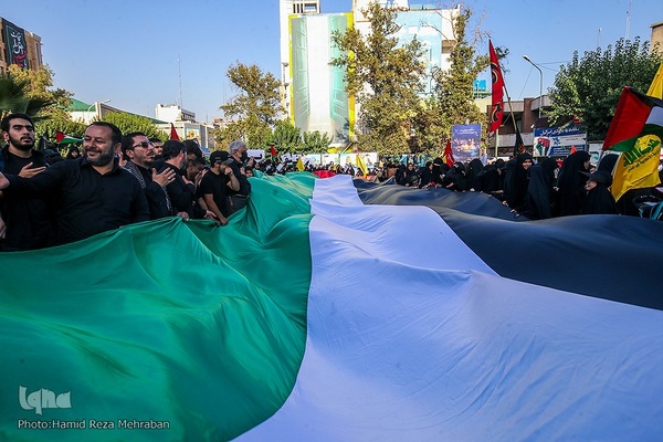 تجمع ضد صهیونیستی در میدان فلسطین