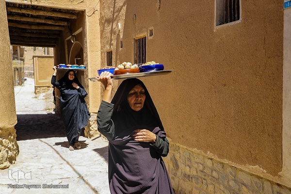 آیین سنتی ۶ امام حسین در شهر بَرزُک کاشان