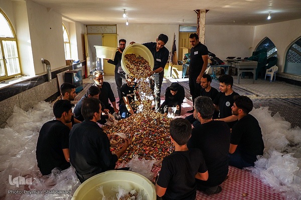 آیین سنتی ۶ امام حسین در شهر بَرزُک کاشان