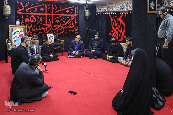 دیدار جامعه قرآنی با خانواده شهید عبدالله مداح