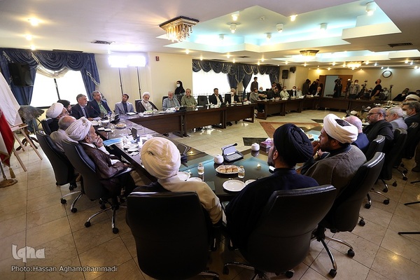 آیین نکوداشت و رونمایی از آثار علامه محمدرضا حکیمی (ره) در موسسه اطلاعات