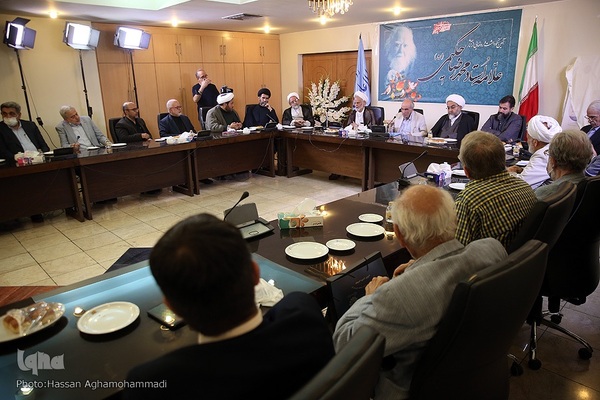 آیین نکوداشت و رونمایی از آثار علامه محمدرضا حکیمی (ره) در موسسه اطلاعات