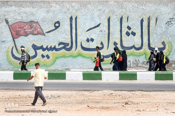 پیاده‌روی زائران اربعین در چذابه