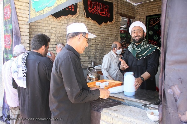 پیاده‌روی زائران اربعین در چذابه