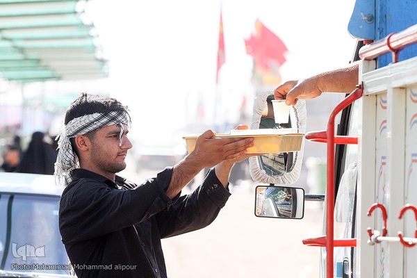 پیاده‌روی زائران اربعین در چذابه