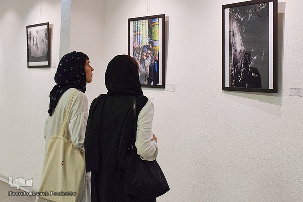 افتتاحیه نمایشگاه عکس «انا من حسین»