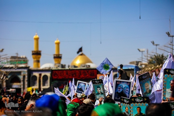 لحظه‌های دلتنگی در آستان حسینی