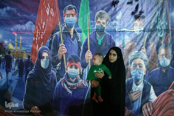 جاماندگان اربعین حسینی در حرم حضرت شاهچراغ‌(ع) در شیراز