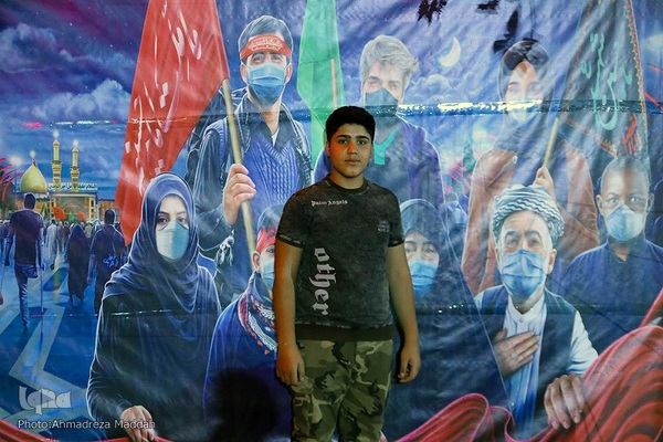 جاماندگان اربعین حسینی در حرم حضرت شاهچراغ‌(ع) در شیراز