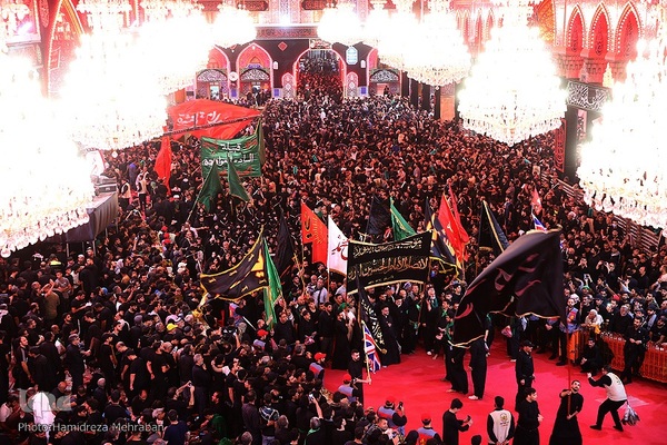 حرم مطهرحضرت اباعبدالله الحسین‌(ع) در روز اربعین