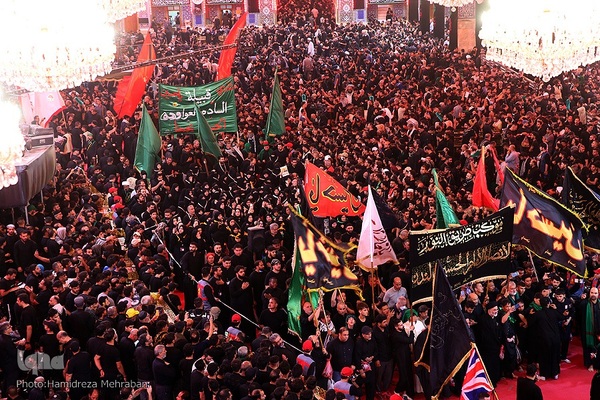 حرم مطهرحضرت اباعبدالله الحسین‌(ع) در روز اربعین